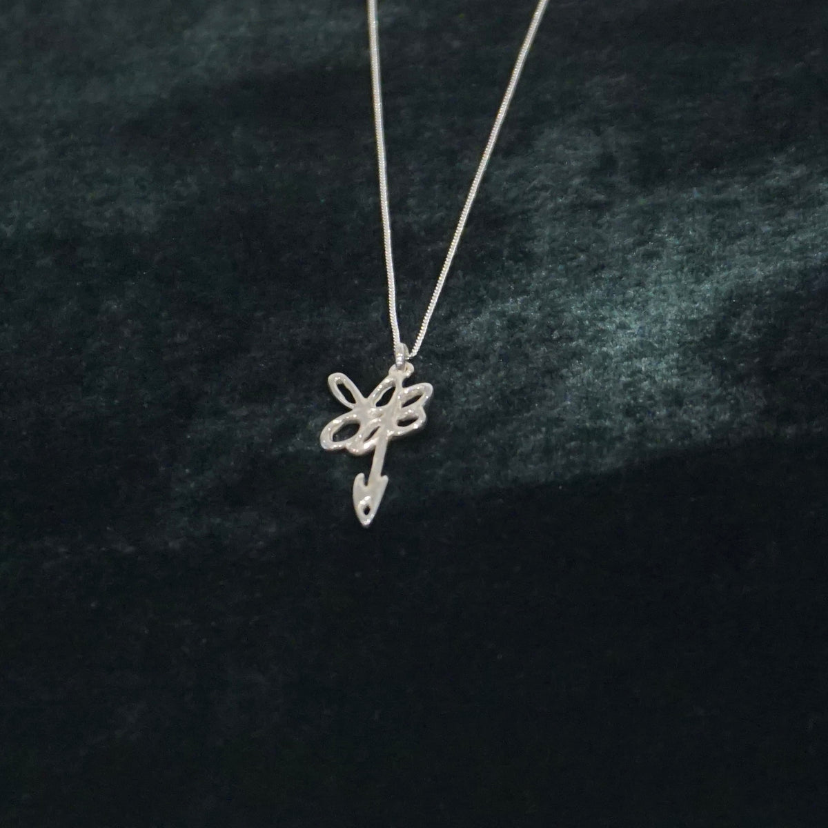 Blumenanhänger der Lei-Kette aus Silber, Nahaufnahme